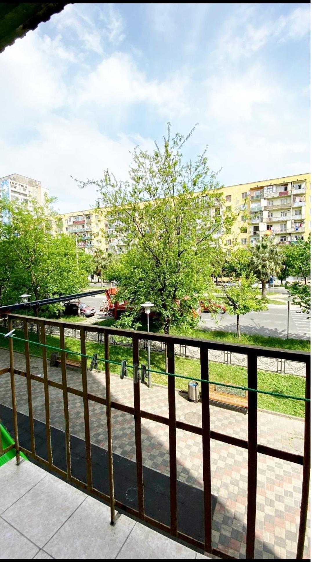 David,S Apartment In Palm Trees Alley On Agmashenebeli Kutaisi Exterior photo